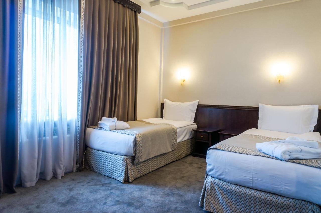 Royal Palace Hotel Almaty Exterior photo
