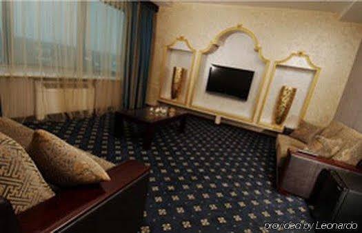 Royal Palace Hotel Almaty Exterior photo